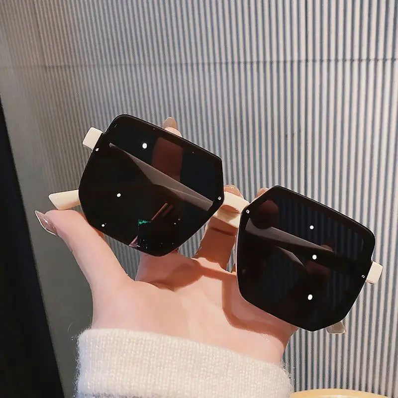 眼镜女New Vintage Small Frame Sunglasses Women's Brand Designer Square Sun Glasses Women Outdoor Travel Eyewear UV400 Oculos De Sol