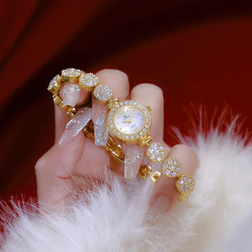 手表女2025 Women Watch Light Luxury Brand Starry Sky Diamond Flower Exquisite High end temperament Ladies Fashion Quartz Wristwatches