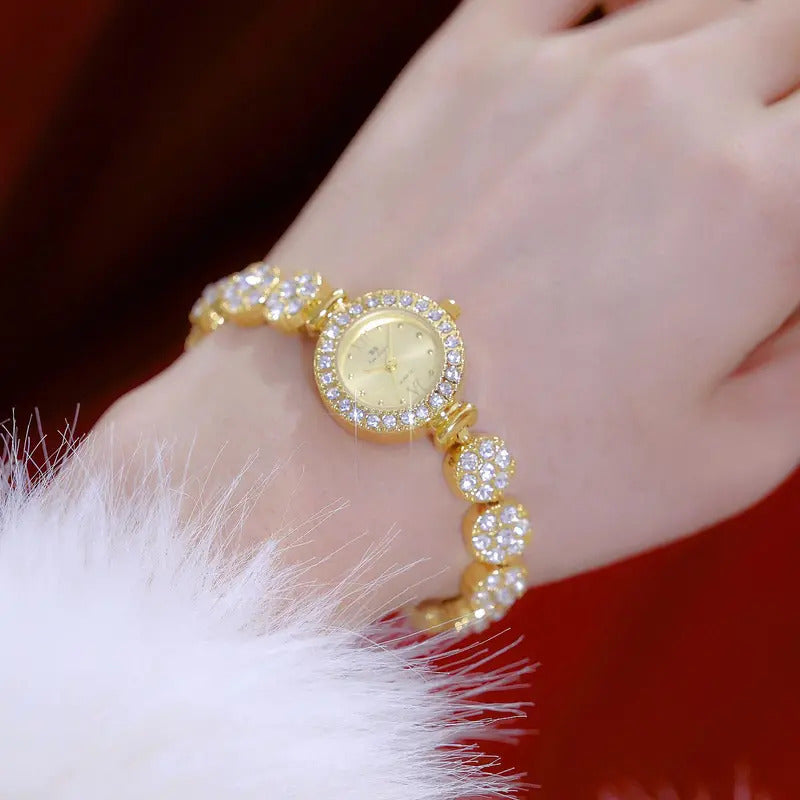 手表女2025 Women Watch Light Luxury Brand Starry Sky Diamond Flower Exquisite High end temperament Ladies Fashion Quartz Wristwatches