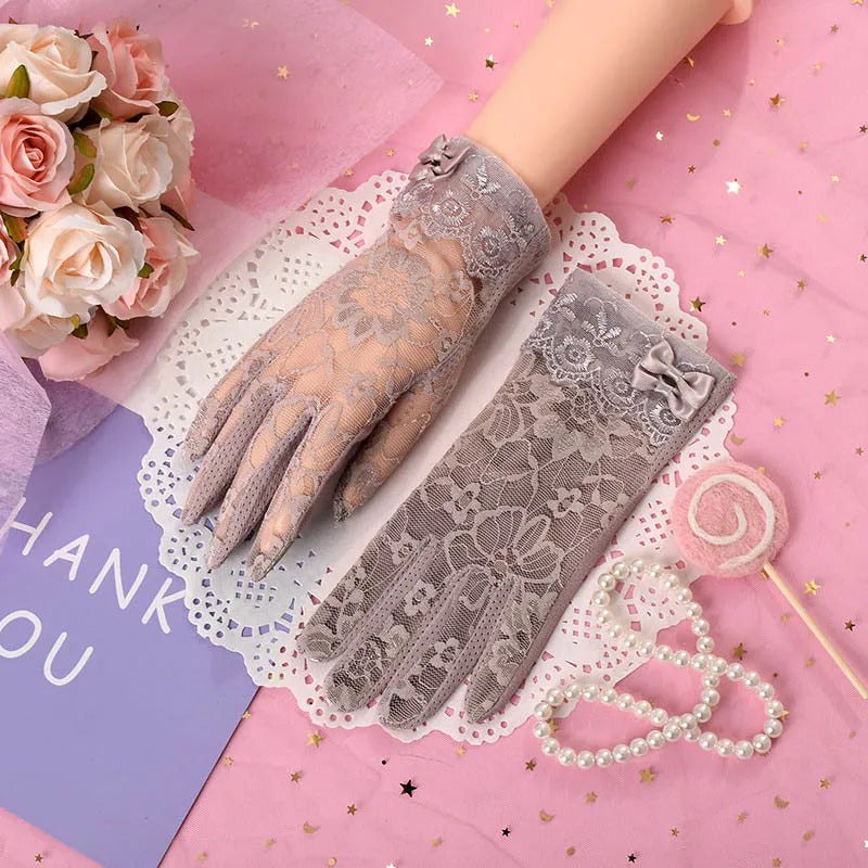 防晒手套女Sexy Summer Women UV Sunscreen Short Sun Screen Pearl Flowers Bow Gloves Thin Ice Silk Lace Touch Screen Lady Driving Gloves J55
