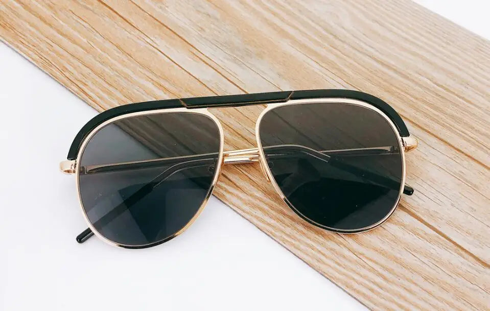 Exclusive Sales Luxury Brand White Sunglasses Women Trendy Reflective Mirror Shades Summer Travel Male Female Sun Glasses Oculos