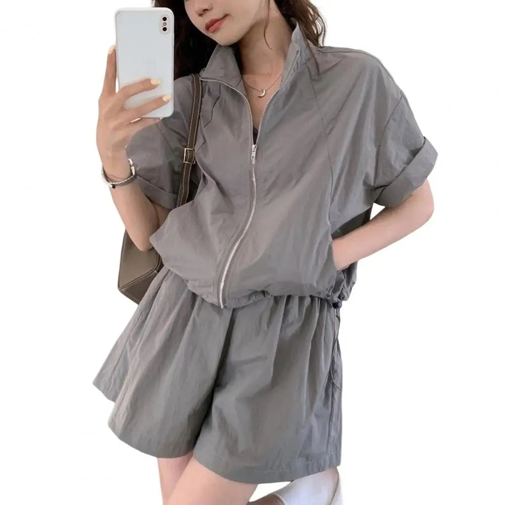 Bộ vest nữ thường ngày hợp thời trang 2025