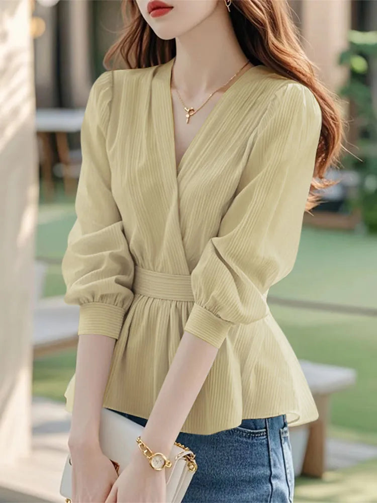 Áo sơ mi nữ thời trang 2025