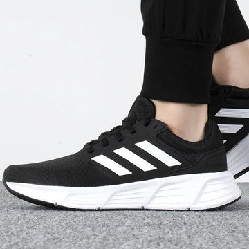 Adidas men's shoes 2024 winter sports shoes wear-resistant cushioned comfortable casual running shoes GW3848
