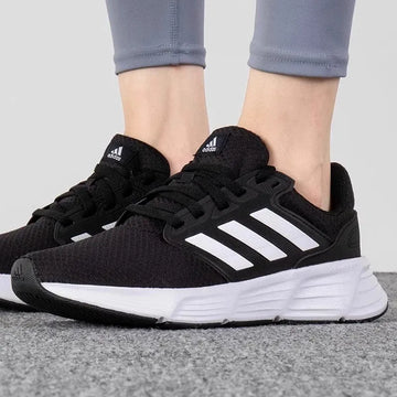 Adidas women's shoes 2024 new fashion breathable shock absorption lightweight anti-slip wear-resistant running shoes GW3847