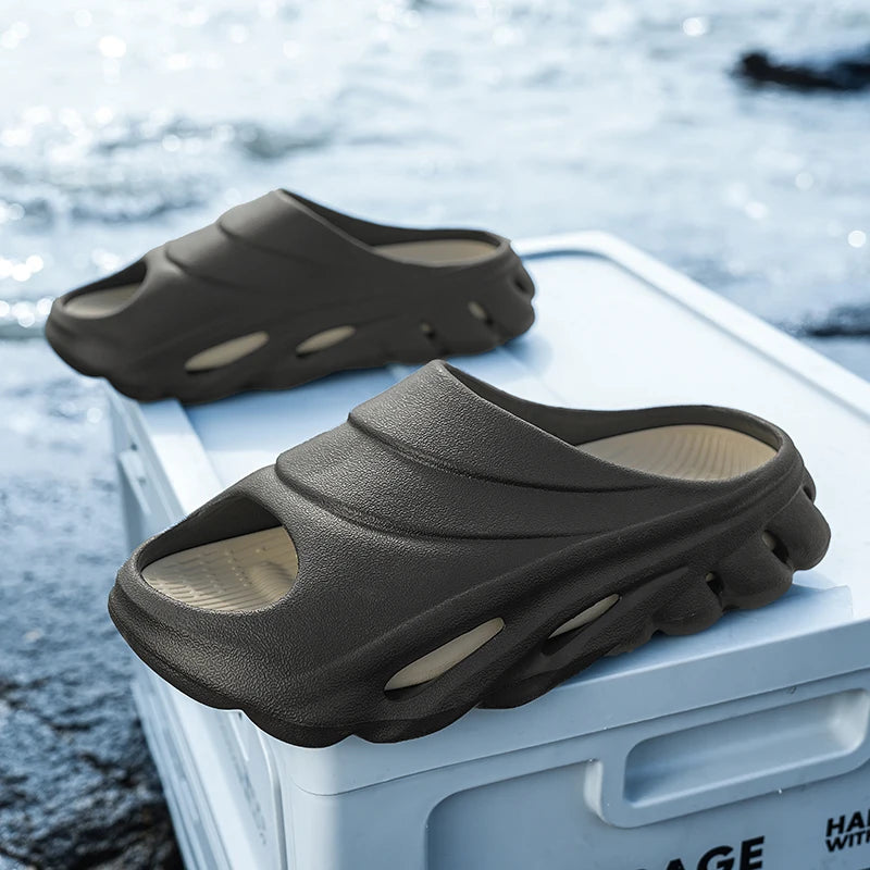 Summer New Men's Slippers Outdoor Beach Sandals Indoor Comfortable Non-slip Slides Flip-flops Men Bathroom Slippers Home Shoes
