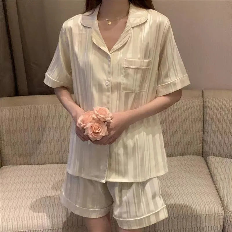 Đồ ngủ thời trang mẫu mới năm 2025