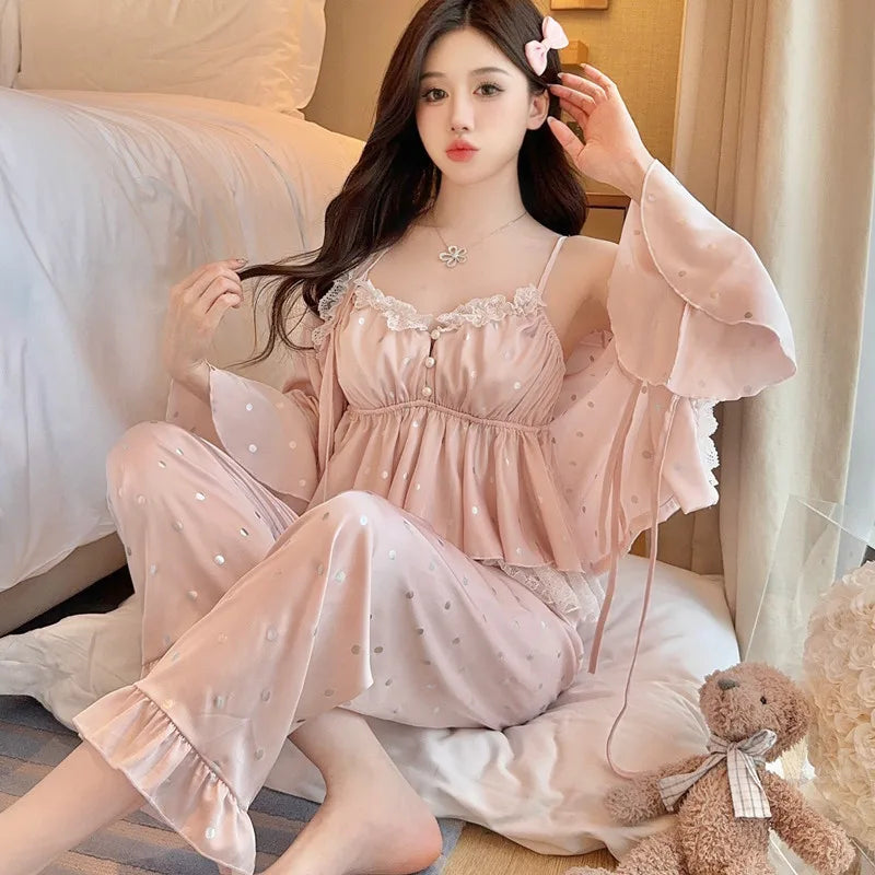 Đồ ngủ thời trang mẫu mới năm 2025
