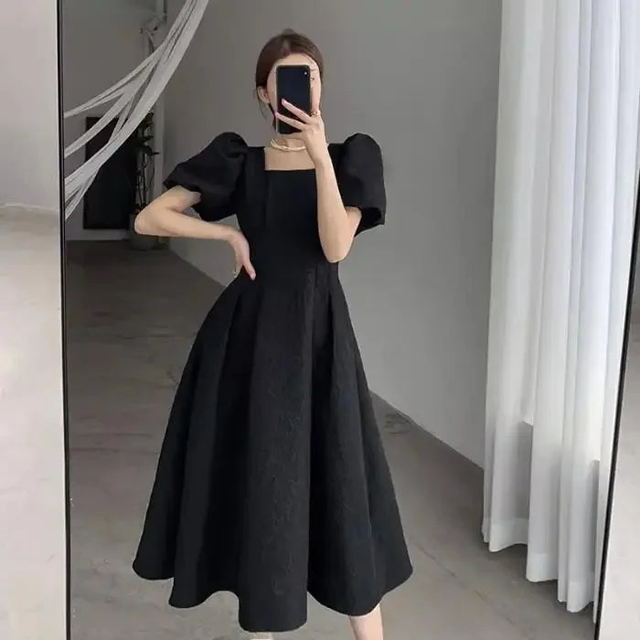 Váy liền thời trang thanh lịch năm 2025