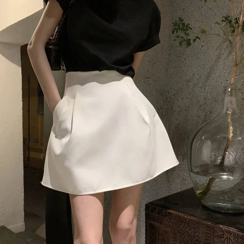 Váy ngắn thời trang năm 2025