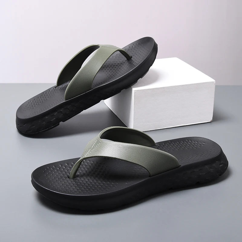 2025 New Men¡®¡¯s Flip Flops Outdoor Indoor Slippers Comfortable Men Slippers Beach Non-slip Bathroom Home Men's Flip Flops