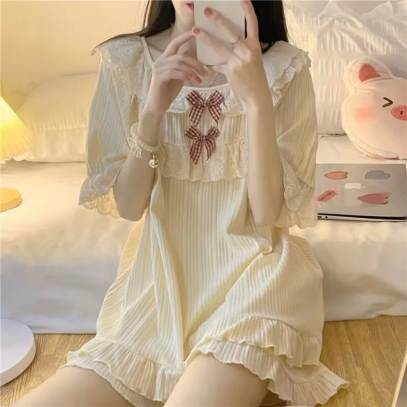 Đồ ngủ thời trang mẫu mới năm 2025
