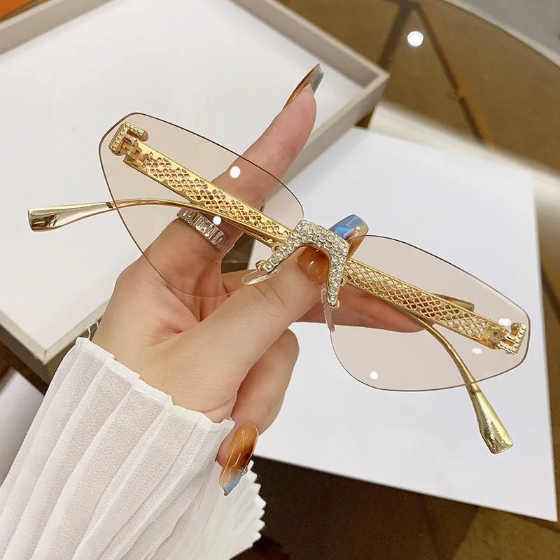 Popular Rimless Rhinestones Women Sunglasses 2024 Luxury Designer Black Cat Eye Sun Glasses Small Beach Eyewear Shades UV400