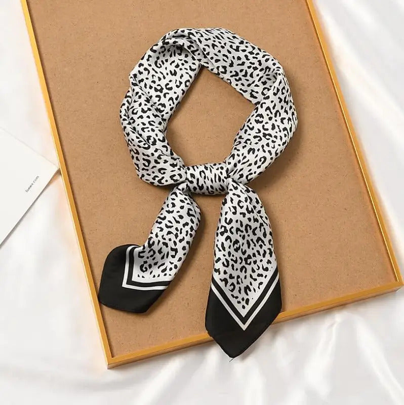丝巾女Sexy Leopard Printed 2021 New Women Multifunction Polyester Silk Scarf Casual Small Square Wraps Scarves Fashion Neckerchief